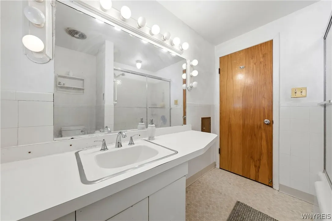 87 Carmen Road, Amherst, New York 14226, Amherst, New York 14226, 3 Bedroom Bedrooms, 7 Room Rooms,2 BathroomBathrooms,Residential,For Sale,87 Carmen Road, Amherst, New York 14226,0,B1721381