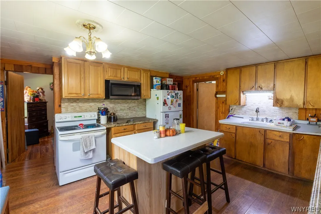 10683 Delevan Elton Road, Yorkshire, New York 1404, Yorkshire, New York 14042, 4 Bedroom Bedrooms, 7 Room Rooms,1 BathroomBathrooms,Residential,For Sale,10683 Delevan Elton Road, Yorkshire, New York 1404,0,B1721388