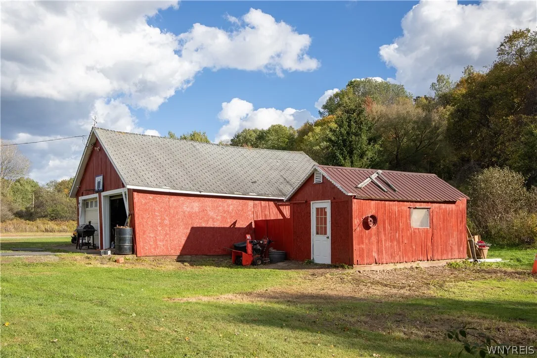 10683 Delevan Elton Road, Yorkshire, New York 1404, Yorkshire, New York 14042, 4 Bedroom Bedrooms, 7 Room Rooms,1 BathroomBathrooms,Residential,For Sale,10683 Delevan Elton Road, Yorkshire, New York 1404,0,B1721388