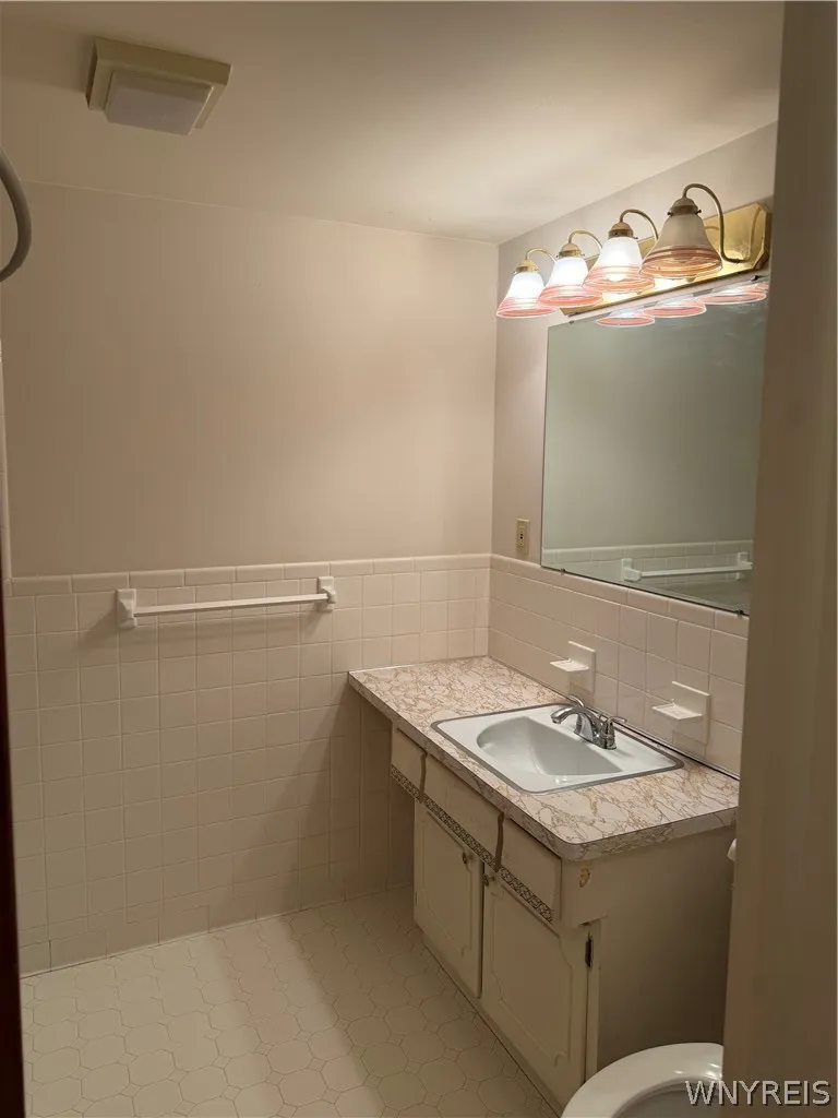 59 Pinewood Drive, West Seneca, New York 14224, West Seneca, New York 14224, 4 Bedroom Bedrooms, 8 Room Rooms,2 BathroomBathrooms,Residential,For Sale,59 Pinewood Drive, West Seneca, New York 14224,0,B1721398
