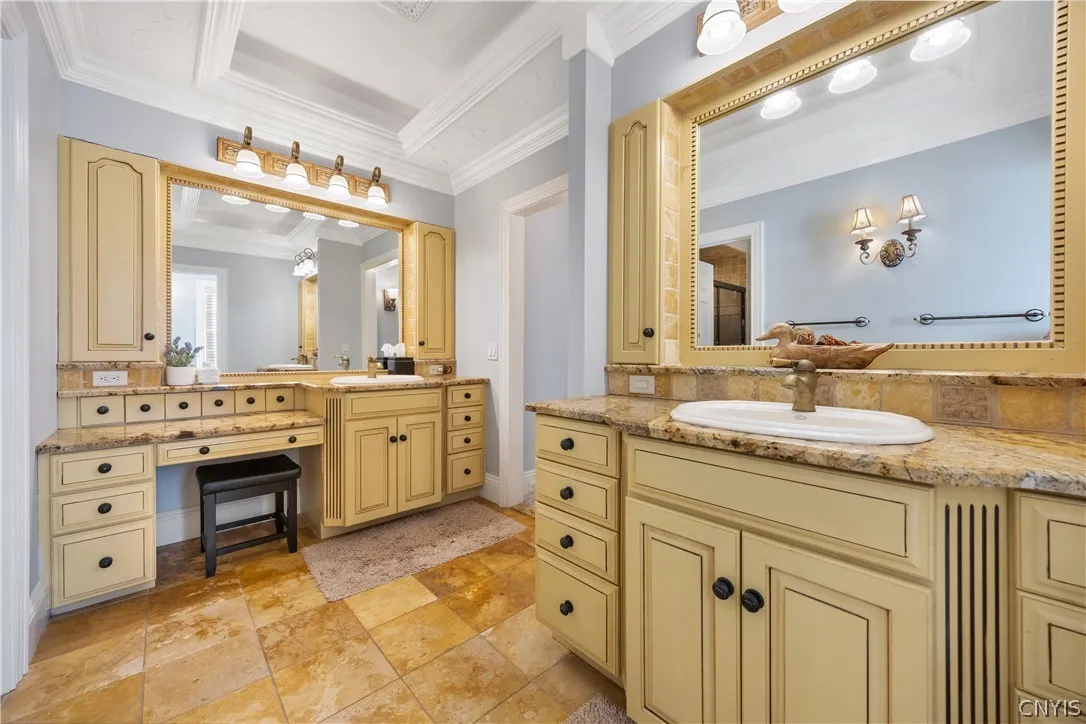 811 Knighthood Circle, Manlius, New York 13066, Manlius, New York 13066, 6 Bedroom Bedrooms, 15 Room Rooms,6 BathroomBathrooms,Residential,For Sale,811 Knighthood Circle, Manlius, New York 13066,0,S1721294
