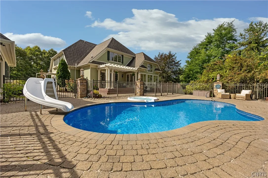 811 Knighthood Circle, Manlius, New York 13066, Manlius, New York 13066, 6 Bedroom Bedrooms, 15 Room Rooms,6 BathroomBathrooms,Residential,For Sale,811 Knighthood Circle, Manlius, New York 13066,0,S1721294