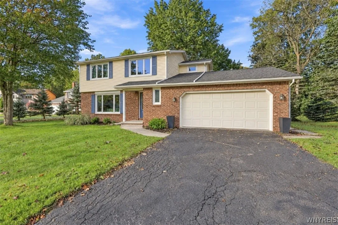 61 Eveningwood Lane, Amherst, New York 14051, Amherst, New York 14051, 3 Bedroom Bedrooms, 8 Room Rooms,2 BathroomBathrooms,Residential,For Sale,61 Eveningwood Lane, Amherst, New York 14051,0,B1721494