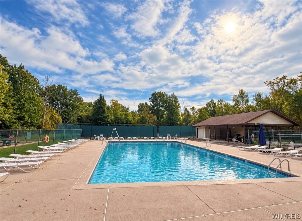 61 Eveningwood Lane, Amherst, New York 14051, Amherst, New York 14051, 3 Bedroom Bedrooms, 8 Room Rooms,2 BathroomBathrooms,Residential,For Sale,61 Eveningwood Lane, Amherst, New York 14051,0,B1721494