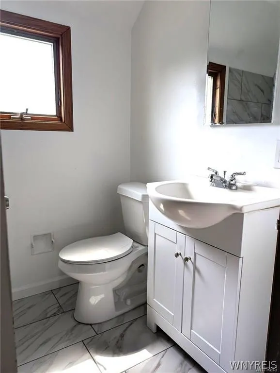 881 Highland Avenue, Tonawanda, New York 14223, Tonawanda, New York 14223, 3 Bedroom Bedrooms, 5 Room Rooms,1 BathroomBathrooms,Residential Lease,For Rent,881 Highland Avenue, Tonawanda, New York 14223,0,B1721401