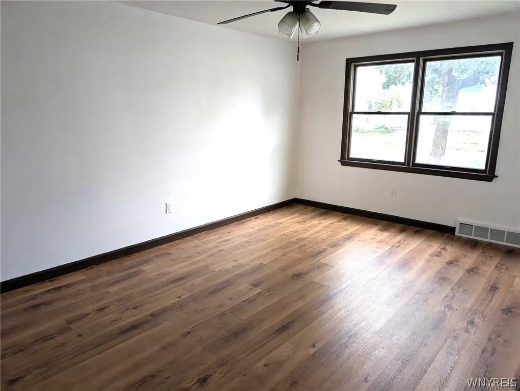 881 Highland Avenue, Tonawanda, New York 14223, Tonawanda, New York 14223, 3 Bedroom Bedrooms, 5 Room Rooms,1 BathroomBathrooms,Residential Lease,For Rent,881 Highland Avenue, Tonawanda, New York 14223,0,B1721401