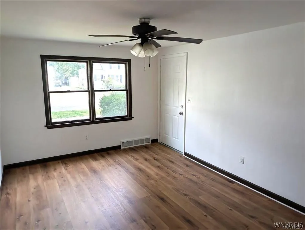 881 Highland Avenue, Tonawanda, New York 14223, Tonawanda, New York 14223, 3 Bedroom Bedrooms, 5 Room Rooms,1 BathroomBathrooms,Residential Lease,For Rent,881 Highland Avenue, Tonawanda, New York 14223,0,B1721401