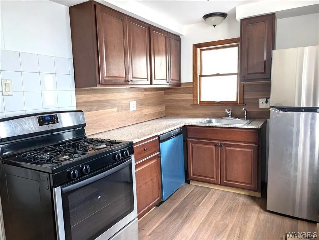 881 Highland Avenue, Tonawanda, New York 14223, Tonawanda, New York 14223, 3 Bedroom Bedrooms, 5 Room Rooms,1 BathroomBathrooms,Residential Lease,For Rent,881 Highland Avenue, Tonawanda, New York 14223,0,B1721401