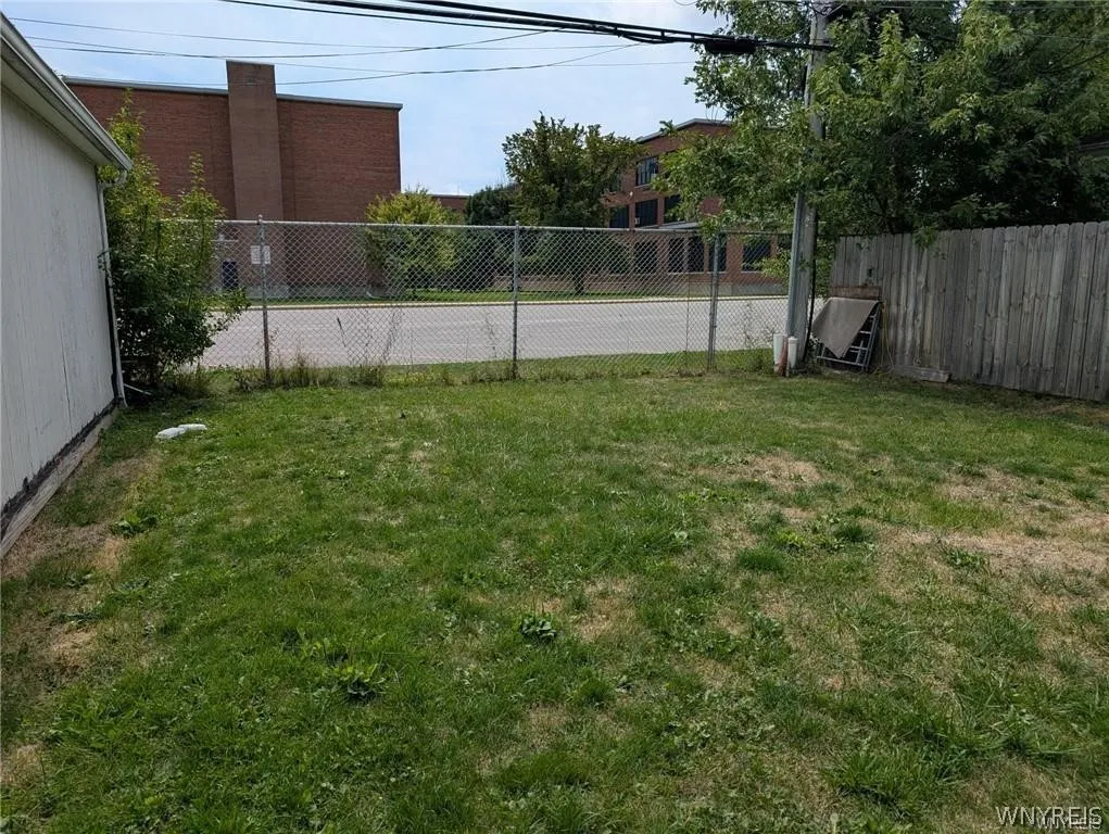881 Highland Avenue, Tonawanda, New York 14223, Tonawanda, New York 14223, 3 Bedroom Bedrooms, 5 Room Rooms,1 BathroomBathrooms,Residential Lease,For Rent,881 Highland Avenue, Tonawanda, New York 14223,0,B1721401