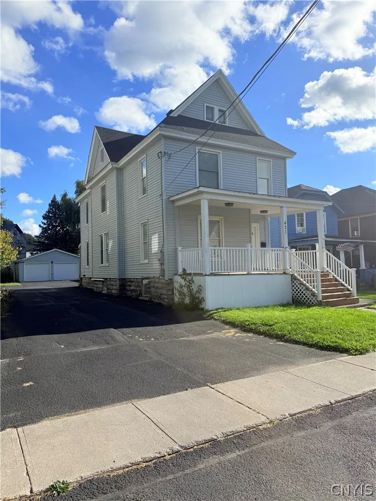 421 South Massey Street, Watertown City, New York, Watertown City, New York 13601, 4 Bedroom Bedrooms, 10 Room Rooms,2 BathroomBathrooms,Residential Lease,For Rent,421 South Massey Street, Watertown City, New York ,0,S1721429