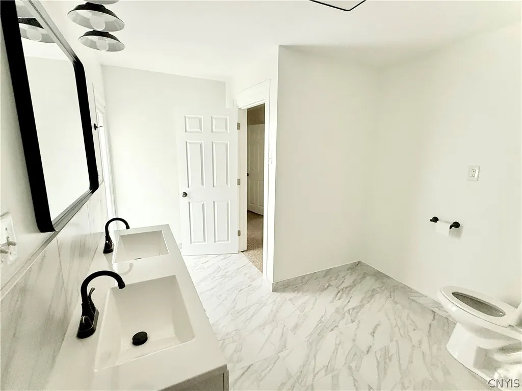 421 South Massey Street, Watertown City, New York, Watertown City, New York 13601, 4 Bedroom Bedrooms, 10 Room Rooms,2 BathroomBathrooms,Residential Lease,For Rent,421 South Massey Street, Watertown City, New York ,0,S1721429