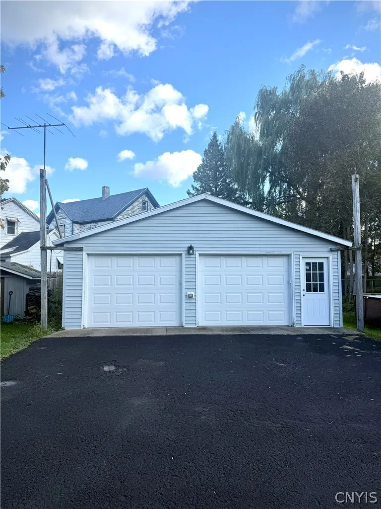 421 South Massey Street, Watertown City, New York, Watertown City, New York 13601, 4 Bedroom Bedrooms, 10 Room Rooms,2 BathroomBathrooms,Residential Lease,For Rent,421 South Massey Street, Watertown City, New York ,0,S1721429