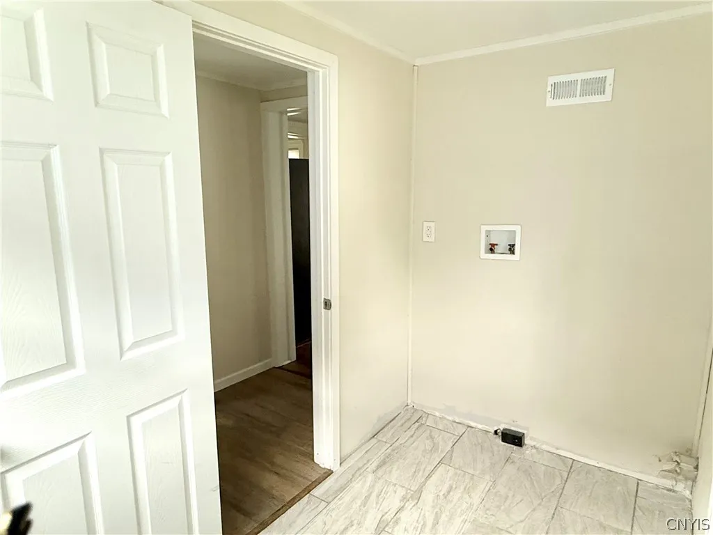421 South Massey Street, Watertown City, New York, Watertown City, New York 13601, 4 Bedroom Bedrooms, 10 Room Rooms,2 BathroomBathrooms,Residential Lease,For Rent,421 South Massey Street, Watertown City, New York ,0,S1721429
