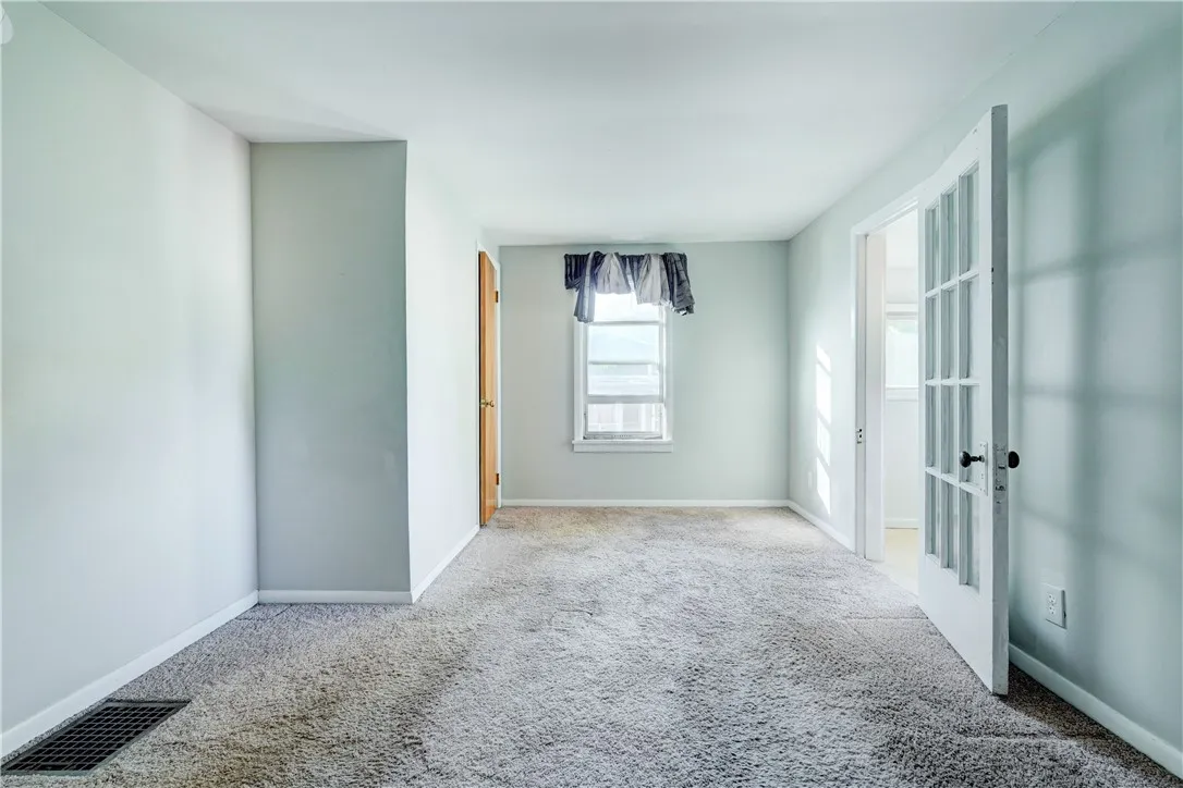 5008 Saint Paul Boulevard, Irondequoit, New York 1, Irondequoit, New York 14617, 3 Bedroom Bedrooms, 8 Room Rooms,1 BathroomBathrooms,Residential Lease,For Rent,5008 Saint Paul Boulevard, Irondequoit, New York 1,0,R1721543