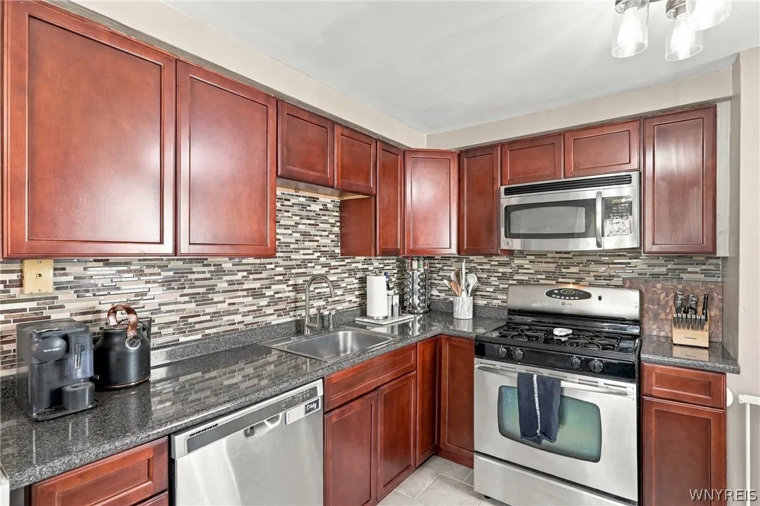 2422 Eggert Road, Tonawanda, New York 14150, Tonawanda, New York 14150, 3 Bedroom Bedrooms, 5 Room Rooms,2 BathroomBathrooms,Residential,For Sale,2422 Eggert Road, Tonawanda, New York 14150,0,B1721205