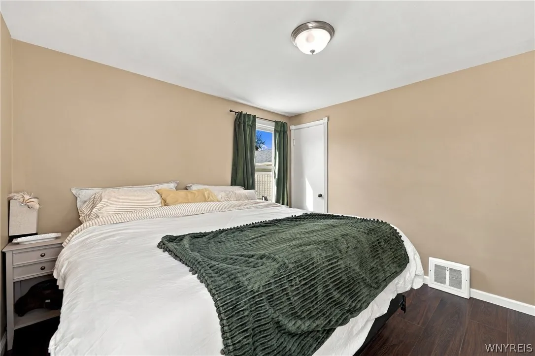 2422 Eggert Road, Tonawanda, New York 14150, Tonawanda, New York 14150, 3 Bedroom Bedrooms, 5 Room Rooms,2 BathroomBathrooms,Residential,For Sale,2422 Eggert Road, Tonawanda, New York 14150,0,B1721205