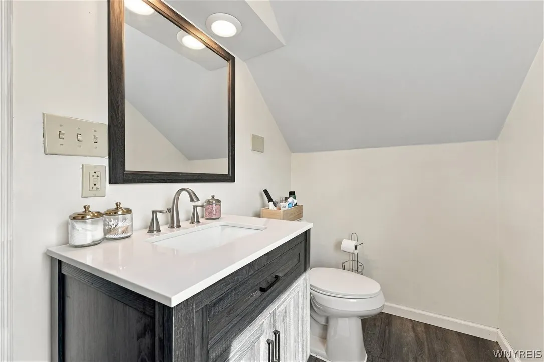 2422 Eggert Road, Tonawanda, New York 14150, Tonawanda, New York 14150, 3 Bedroom Bedrooms, 5 Room Rooms,2 BathroomBathrooms,Residential,For Sale,2422 Eggert Road, Tonawanda, New York 14150,0,B1721205
