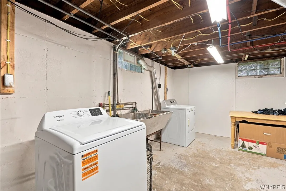 2422 Eggert Road, Tonawanda, New York 14150, Tonawanda, New York 14150, 3 Bedroom Bedrooms, 5 Room Rooms,2 BathroomBathrooms,Residential,For Sale,2422 Eggert Road, Tonawanda, New York 14150,0,B1721205