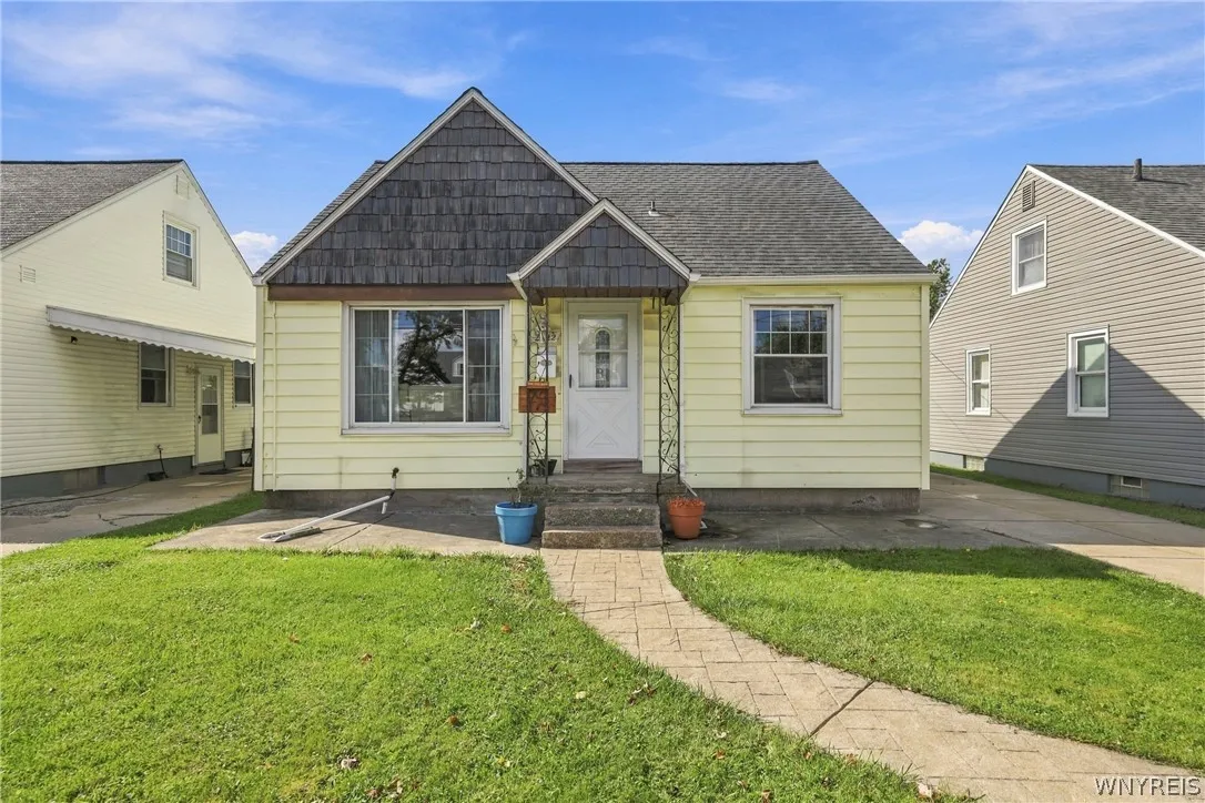2422 Eggert Road, Tonawanda, New York 14150, Tonawanda, New York 14150, 3 Bedroom Bedrooms, 5 Room Rooms,2 BathroomBathrooms,Residential,For Sale,2422 Eggert Road, Tonawanda, New York 14150,0,B1721205