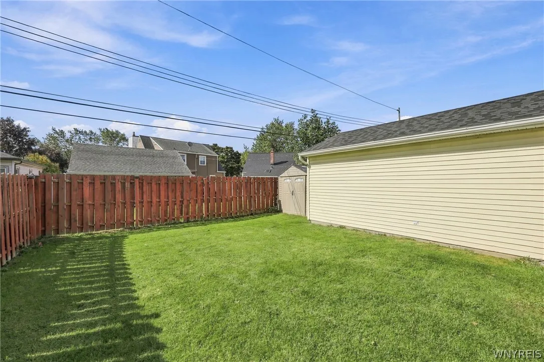 2422 Eggert Road, Tonawanda, New York 14150, Tonawanda, New York 14150, 3 Bedroom Bedrooms, 5 Room Rooms,2 BathroomBathrooms,Residential,For Sale,2422 Eggert Road, Tonawanda, New York 14150,0,B1721205