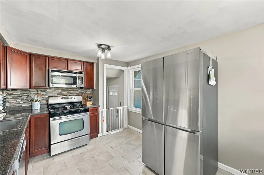 2422 Eggert Road, Tonawanda, New York 14150, Tonawanda, New York 14150, 3 Bedroom Bedrooms, 5 Room Rooms,2 BathroomBathrooms,Residential,For Sale,2422 Eggert Road, Tonawanda, New York 14150,0,B1721205
