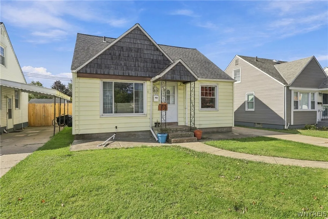 2422 Eggert Road, Tonawanda, New York 14150, Tonawanda, New York 14150, 3 Bedroom Bedrooms, 5 Room Rooms,2 BathroomBathrooms,Residential,For Sale,2422 Eggert Road, Tonawanda, New York 14150,0,B1721205