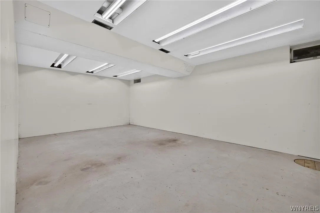 racquetball court
