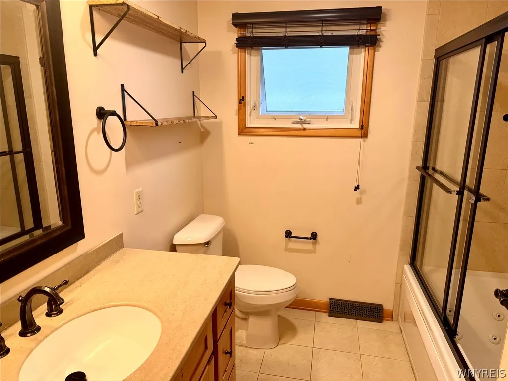 3467 Bethford Drive, Hamburg, New York 14219, Hamburg, New York 14219, 3 Bedroom Bedrooms, 6 Room Rooms,1 BathroomBathrooms,Residential,For Sale,3467 Bethford Drive, Hamburg, New York 14219,0,B1721705