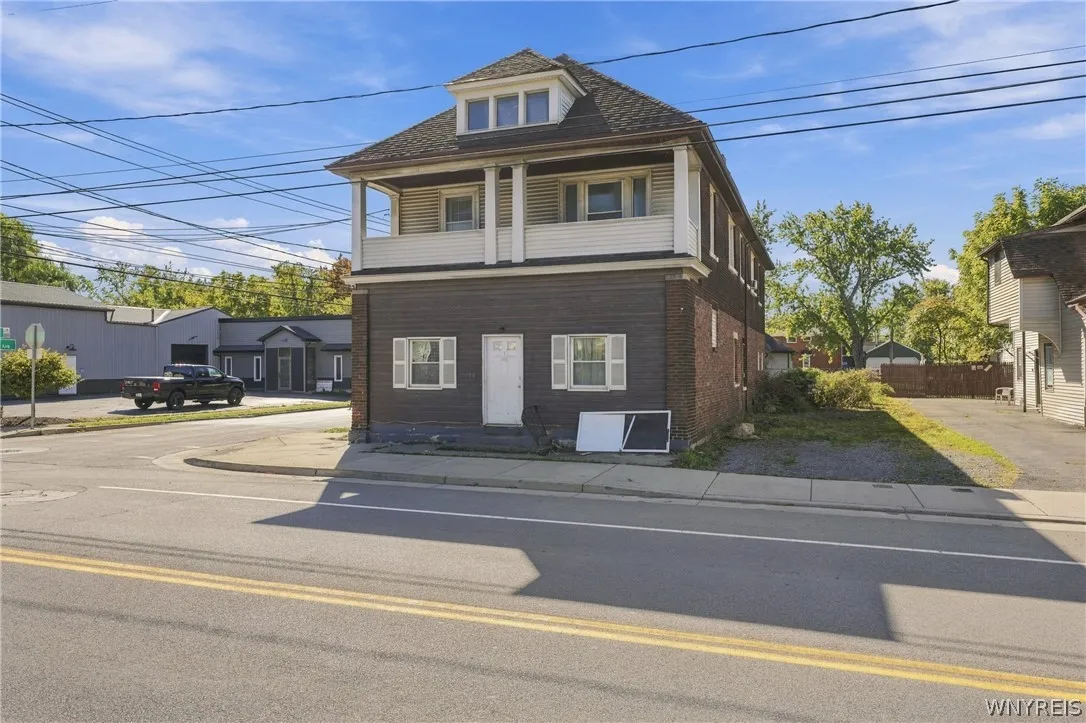 124 Lake Avenue, Hamburg, New York 14219, Hamburg, New York 14219, 5 Bedroom Bedrooms, ,Multi Family,For Sale,124 Lake Avenue, Hamburg, New York 14219,0,B1721801