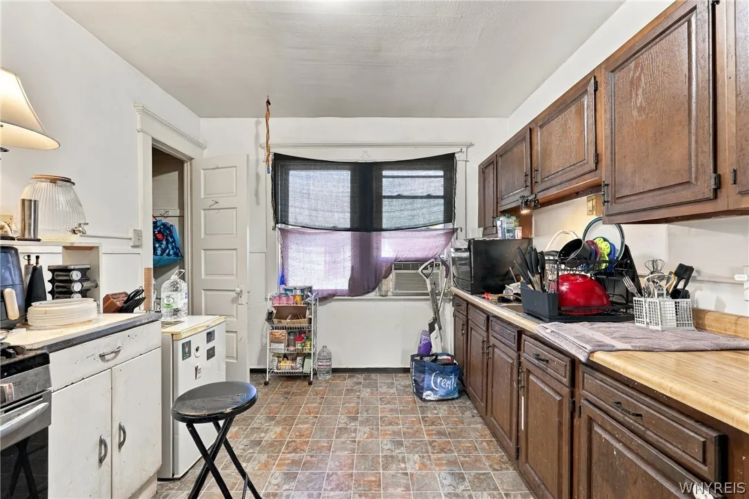 124 Lake Avenue, Hamburg, New York 14219, Hamburg, New York 14219, 5 Bedroom Bedrooms, ,Multi Family,For Sale,124 Lake Avenue, Hamburg, New York 14219,0,B1721801