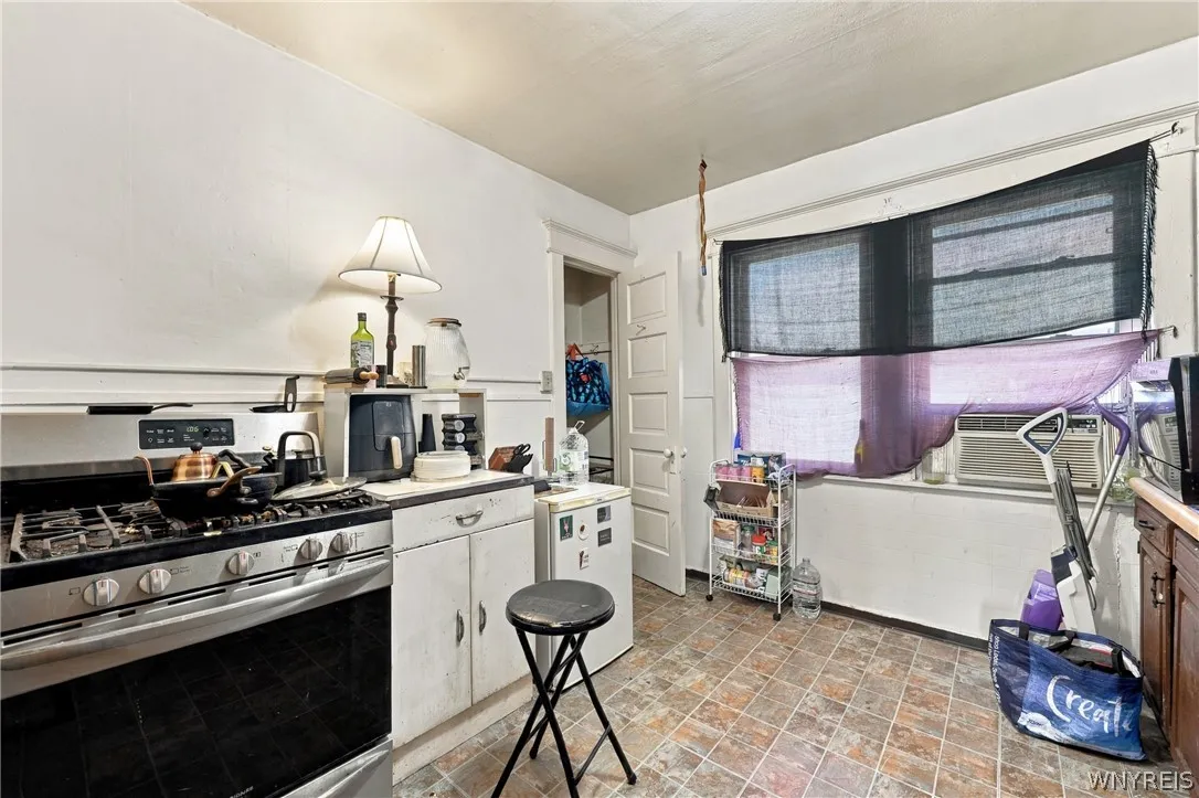124 Lake Avenue, Hamburg, New York 14219, Hamburg, New York 14219, 5 Bedroom Bedrooms, ,Multi Family,For Sale,124 Lake Avenue, Hamburg, New York 14219,0,B1721801