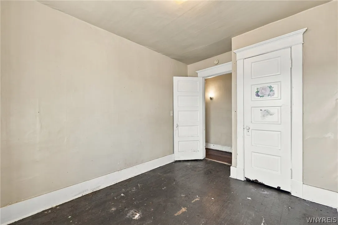124 Lake Avenue, Hamburg, New York 14219, Hamburg, New York 14219, 5 Bedroom Bedrooms, ,Multi Family,For Sale,124 Lake Avenue, Hamburg, New York 14219,0,B1721801