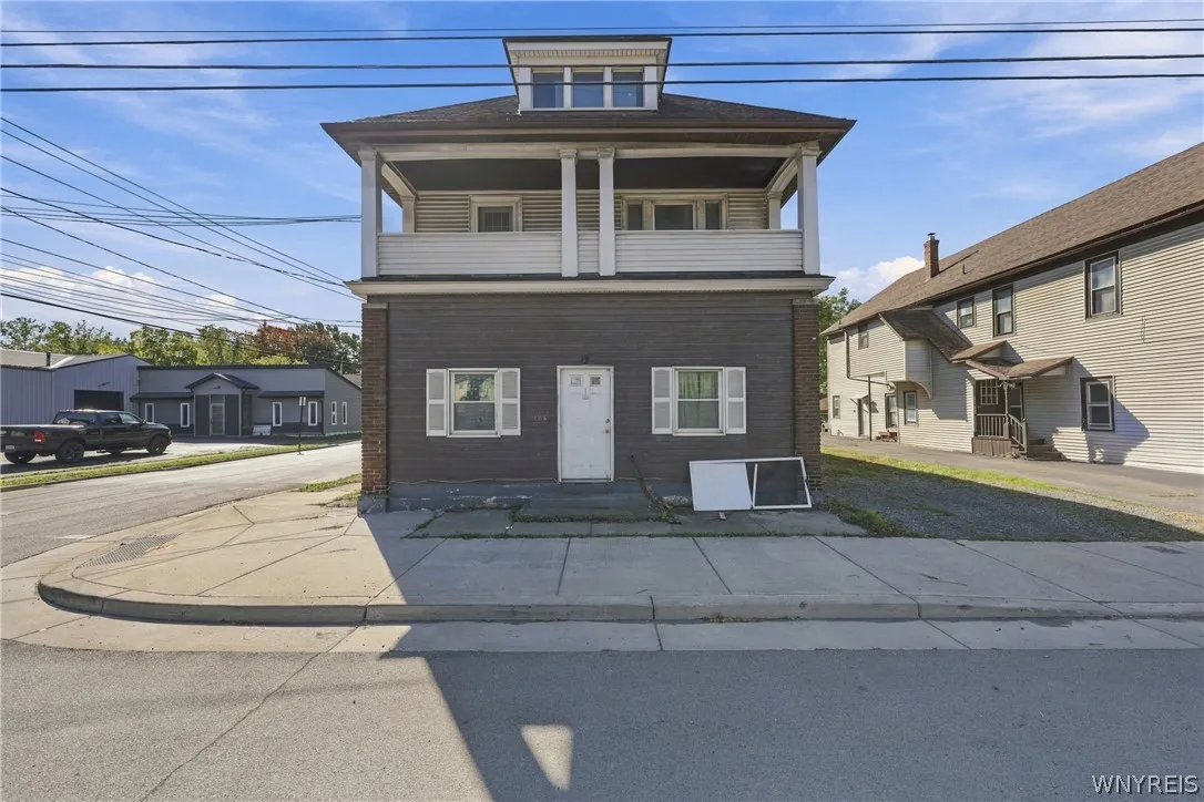 124 Lake Avenue, Hamburg, New York 14219, Hamburg, New York 14219, 5 Bedroom Bedrooms, ,Multi Family,For Sale,124 Lake Avenue, Hamburg, New York 14219,0,B1721801
