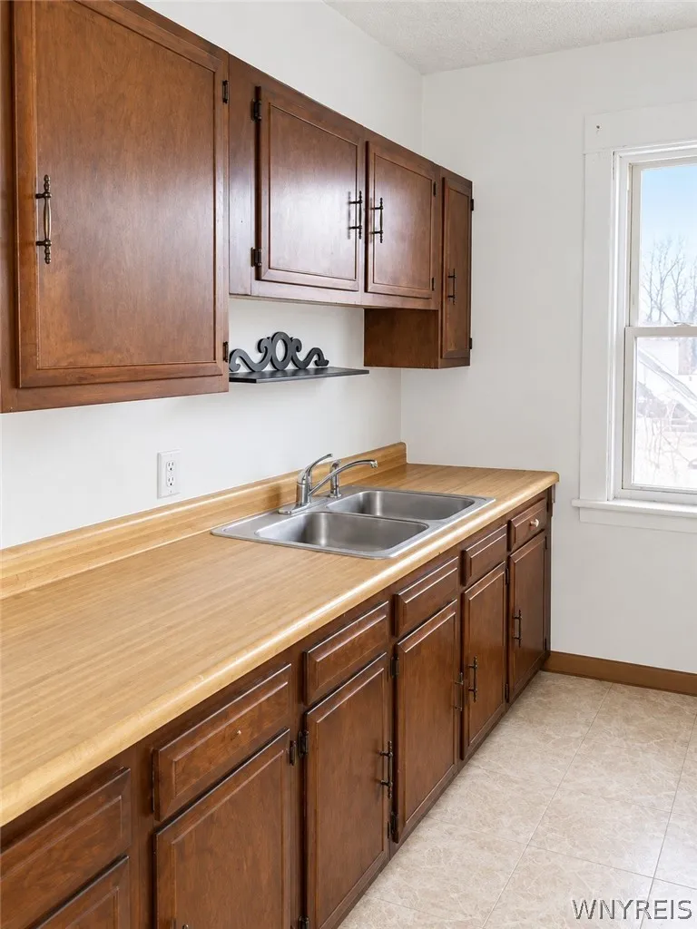 124 Lake Avenue, Hamburg, New York 14219, Hamburg, New York 14219, 5 Bedroom Bedrooms, ,Multi Family,For Sale,124 Lake Avenue, Hamburg, New York 14219,0,B1721801