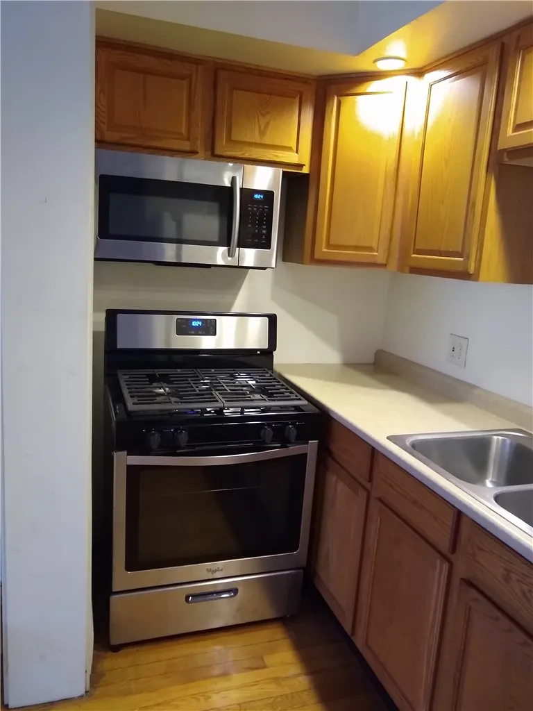 115 Vassar Street, Rochester, New York 14607, Rochester, New York 14607, 6 Bedroom Bedrooms, ,3 BathroomBathrooms,Residential,For Sale,115 Vassar Street, Rochester, New York 14607,0,R1721330