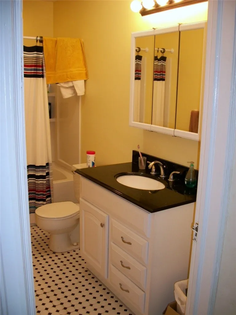 115 Vassar Street, Rochester, New York 14607, Rochester, New York 14607, 6 Bedroom Bedrooms, ,3 BathroomBathrooms,Residential,For Sale,115 Vassar Street, Rochester, New York 14607,0,R1721330