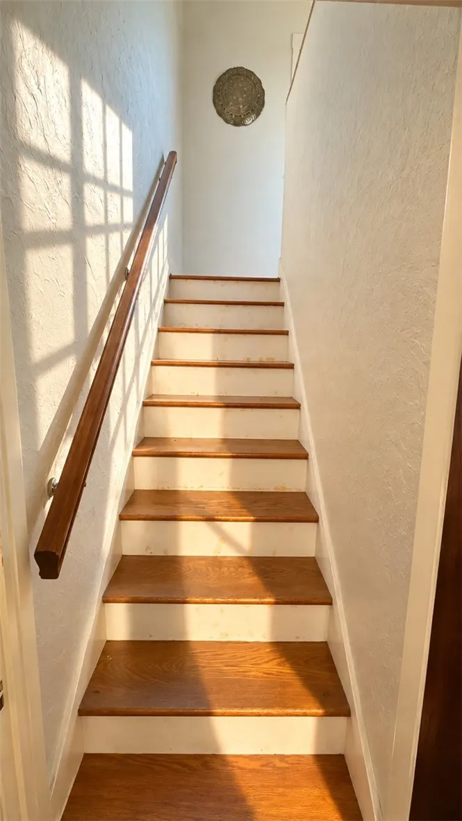 54 Lanvale Park, Irondequoit, New York 14617, Irondequoit, New York 14617, 3 Bedroom Bedrooms, 6 Room Rooms,1 BathroomBathrooms,Residential,For Sale,54 Lanvale Park, Irondequoit, New York 14617,0,R1721783