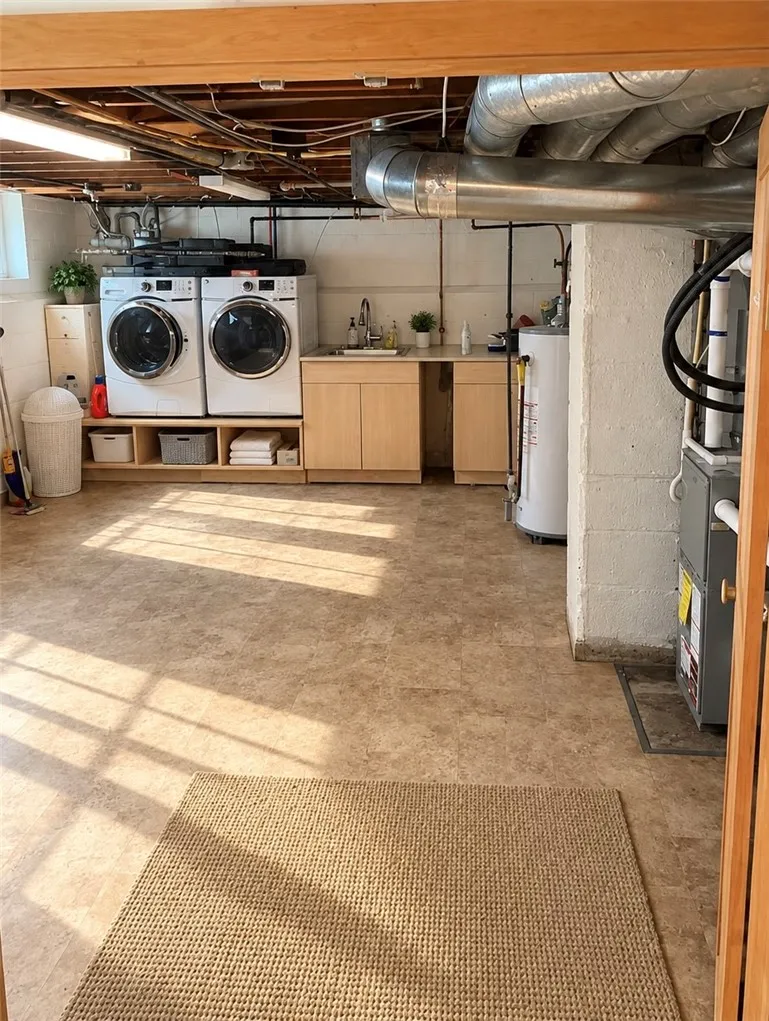 54 Lanvale Park, Irondequoit, New York 14617, Irondequoit, New York 14617, 3 Bedroom Bedrooms, 6 Room Rooms,1 BathroomBathrooms,Residential,For Sale,54 Lanvale Park, Irondequoit, New York 14617,0,R1721783