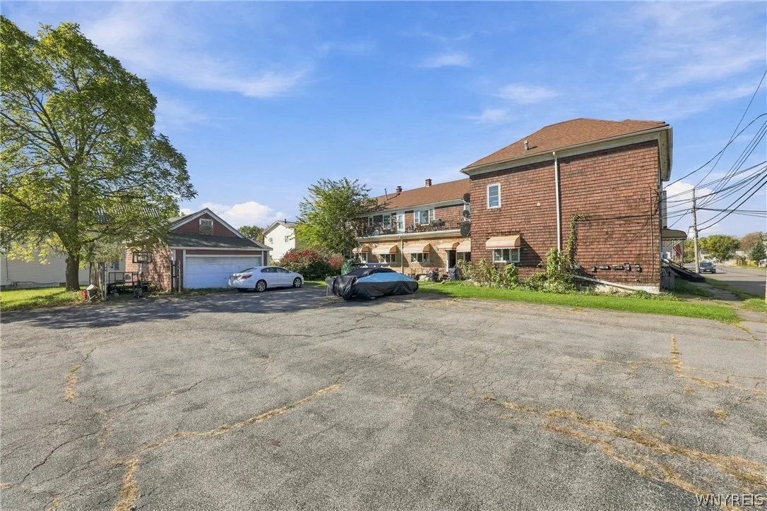 117 Kirby Avenue, Lackawanna, New York 14218, Lackawanna, New York 14218, 5 Bedroom Bedrooms, ,Multi Family,For Sale,117 Kirby Avenue, Lackawanna, New York 14218,0,B1721756