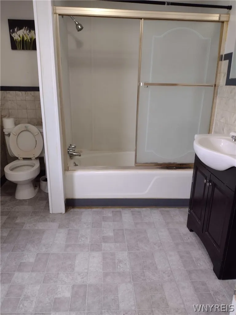 117 Kirby Avenue, Lackawanna, New York 14218, Lackawanna, New York 14218, 5 Bedroom Bedrooms, ,Multi Family,For Sale,117 Kirby Avenue, Lackawanna, New York 14218,0,B1721756