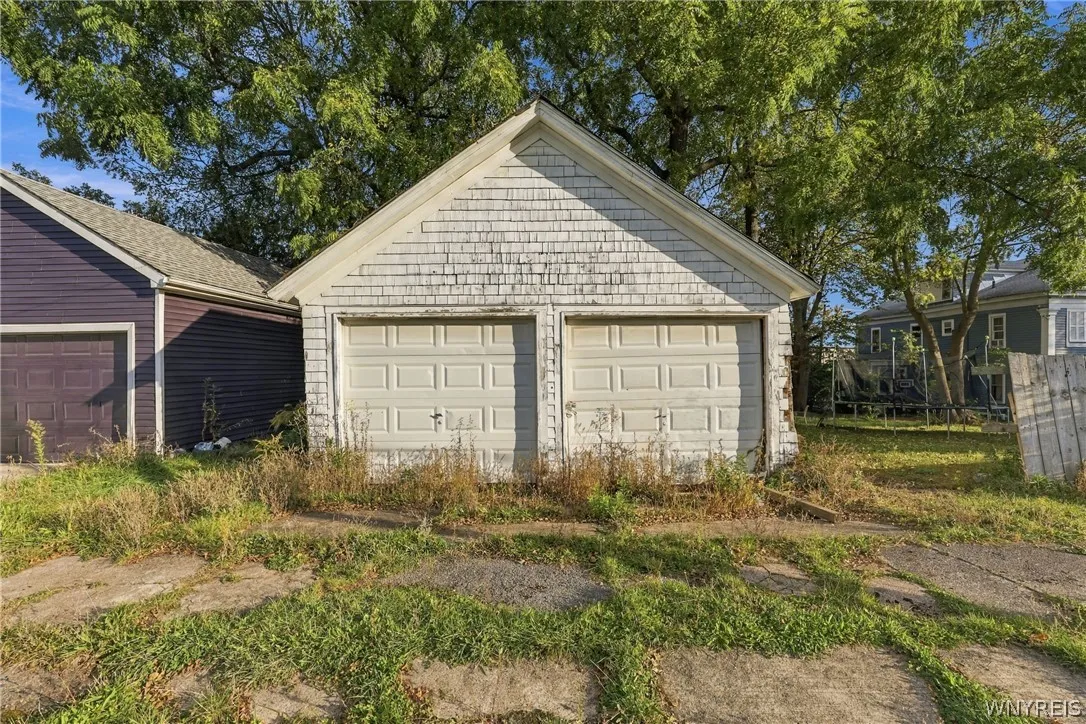 58 Genesee Street, Lockport City, New York 14094, Lockport City, New York 14094, 6 Bedroom Bedrooms, ,2 BathroomBathrooms,Residential,For Sale,58 Genesee Street, Lockport City, New York 14094,0,B1721799