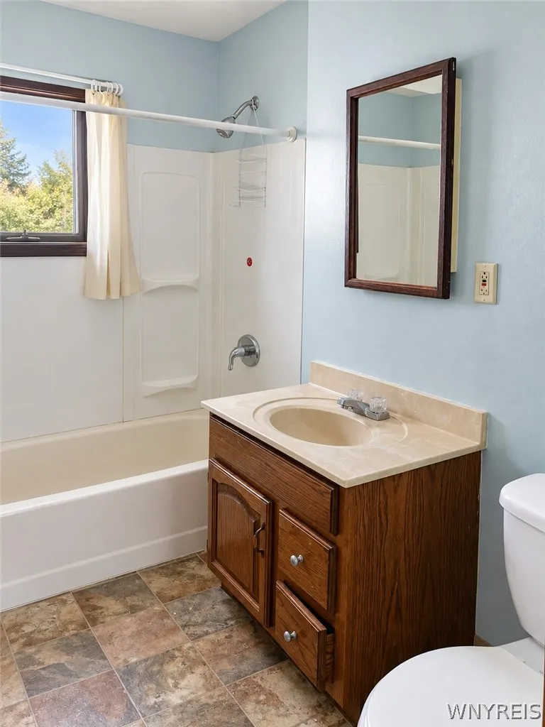 254 Benzinger Street, Buffalo, New York 14206, Buffalo, New York 14206, 6 Bedroom Bedrooms, ,2 BathroomBathrooms,Residential,For Sale,254 Benzinger Street, Buffalo, New York 14206,0,B1721774
