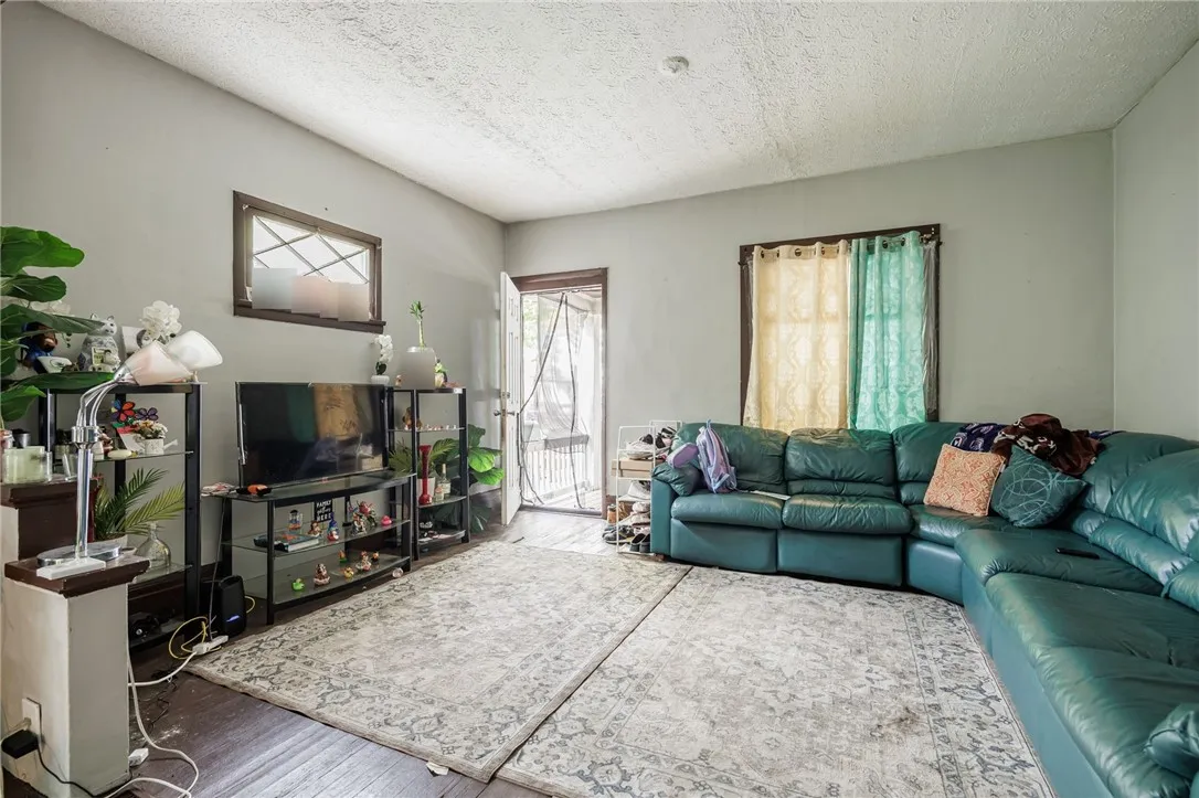 135-137 Glendale Park, Rochester, New York 14613, Rochester, New York 14613, 6 Bedroom Bedrooms, ,2 BathroomBathrooms,Residential,For Sale,135-137 Glendale Park, Rochester, New York 14613,0,R1721137