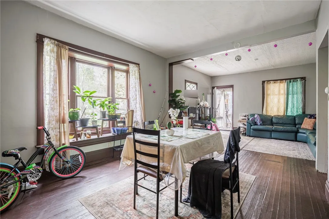 135-137 Glendale Park, Rochester, New York 14613, Rochester, New York 14613, 6 Bedroom Bedrooms, ,2 BathroomBathrooms,Residential,For Sale,135-137 Glendale Park, Rochester, New York 14613,0,R1721137