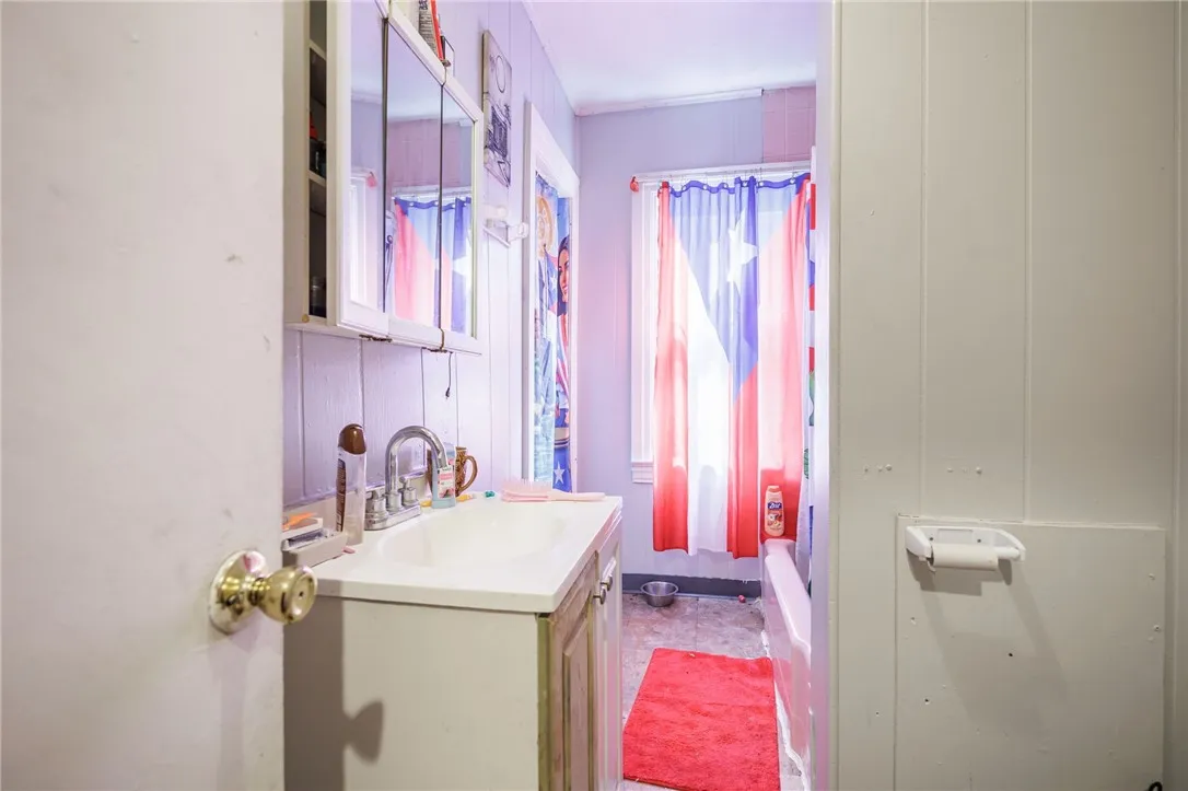 135-137 Glendale Park, Rochester, New York 14613, Rochester, New York 14613, 6 Bedroom Bedrooms, ,2 BathroomBathrooms,Residential,For Sale,135-137 Glendale Park, Rochester, New York 14613,0,R1721137