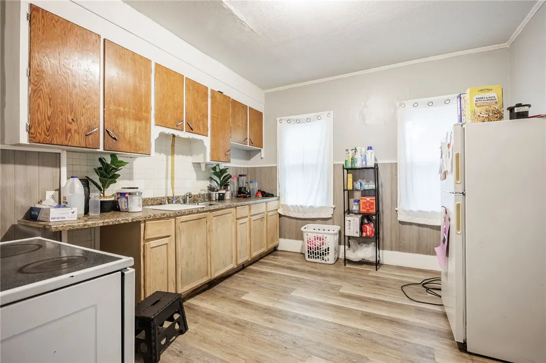 135-137 Glendale Park, Rochester, New York 14613, Rochester, New York 14613, 6 Bedroom Bedrooms, ,2 BathroomBathrooms,Residential,For Sale,135-137 Glendale Park, Rochester, New York 14613,0,R1721137