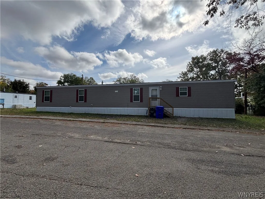 7898 Boston State Rd #54, Hamburg, New York 14001, Hamburg, New York 14075, 4 Bedroom Bedrooms, 10 Room Rooms,2 BathroomBathrooms,Residential,For Sale,7898 Boston State Rd #54, Hamburg, New York 14001,0,B1721599
