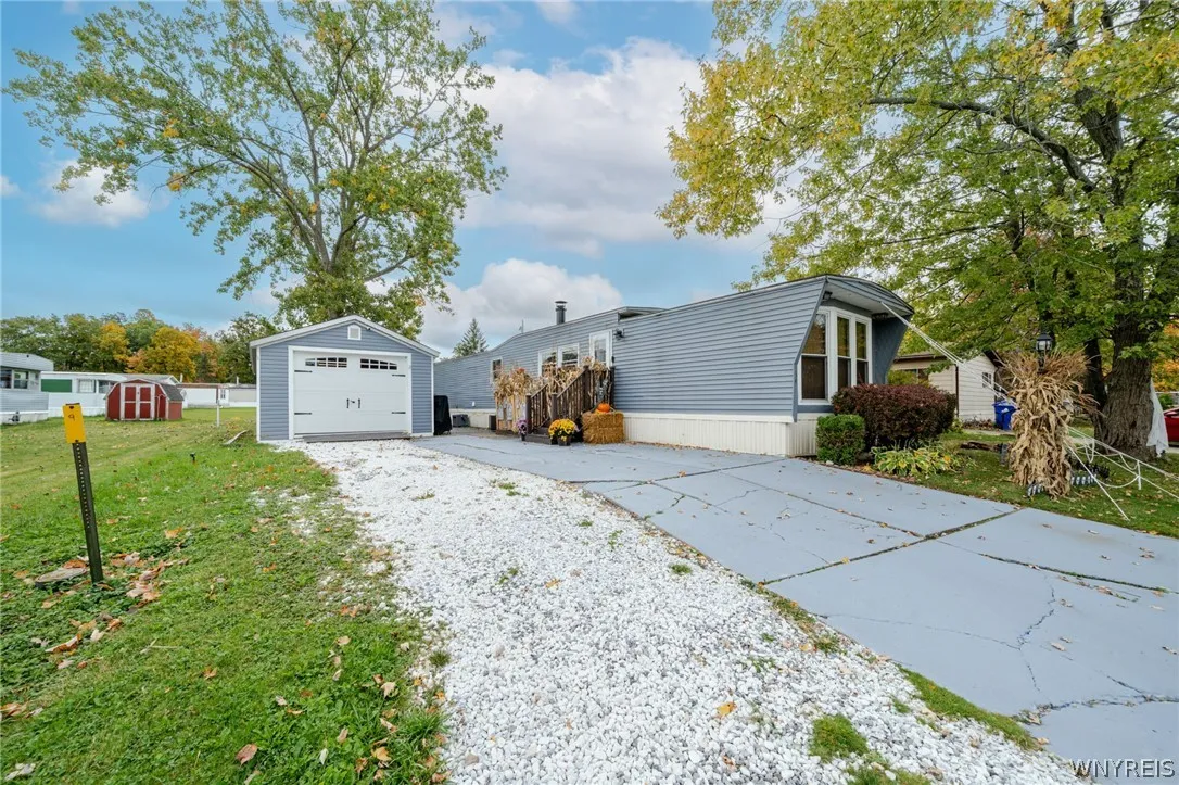 134 East Canyon, Hamburg, New York 14075, Hamburg, New York 14075, 2 Bedroom Bedrooms, 6 Room Rooms,1 BathroomBathrooms,Residential,For Sale,134 East Canyon, Hamburg, New York 14075,0,B1721519