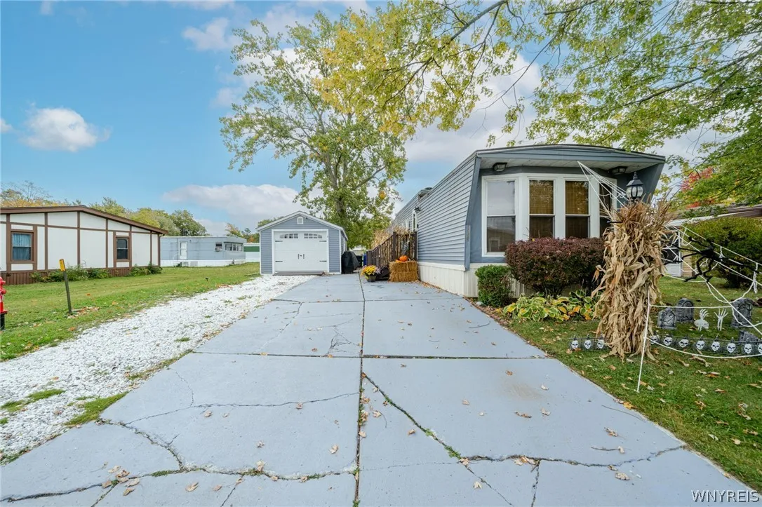 134 East Canyon, Hamburg, New York 14075, Hamburg, New York 14075, 2 Bedroom Bedrooms, 6 Room Rooms,1 BathroomBathrooms,Residential,For Sale,134 East Canyon, Hamburg, New York 14075,0,B1721519