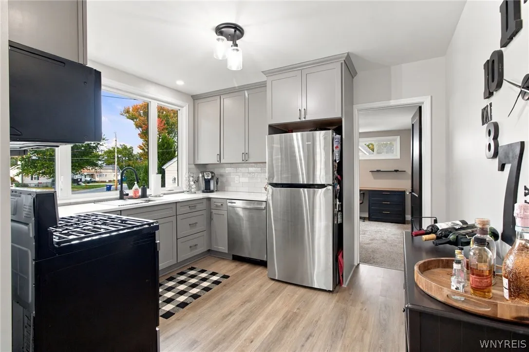 2698 Lakewood Avenue, Hamburg, New York 14075, Hamburg, New York 14075, 3 Bedroom Bedrooms, 5 Room Rooms,1 BathroomBathrooms,Residential,For Sale,2698 Lakewood Avenue, Hamburg, New York 14075,0,B1721914